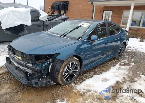 2025 Toyota Camry Xle z USA, uszkodzony, nr VIN 4T1DAACK9SU566859